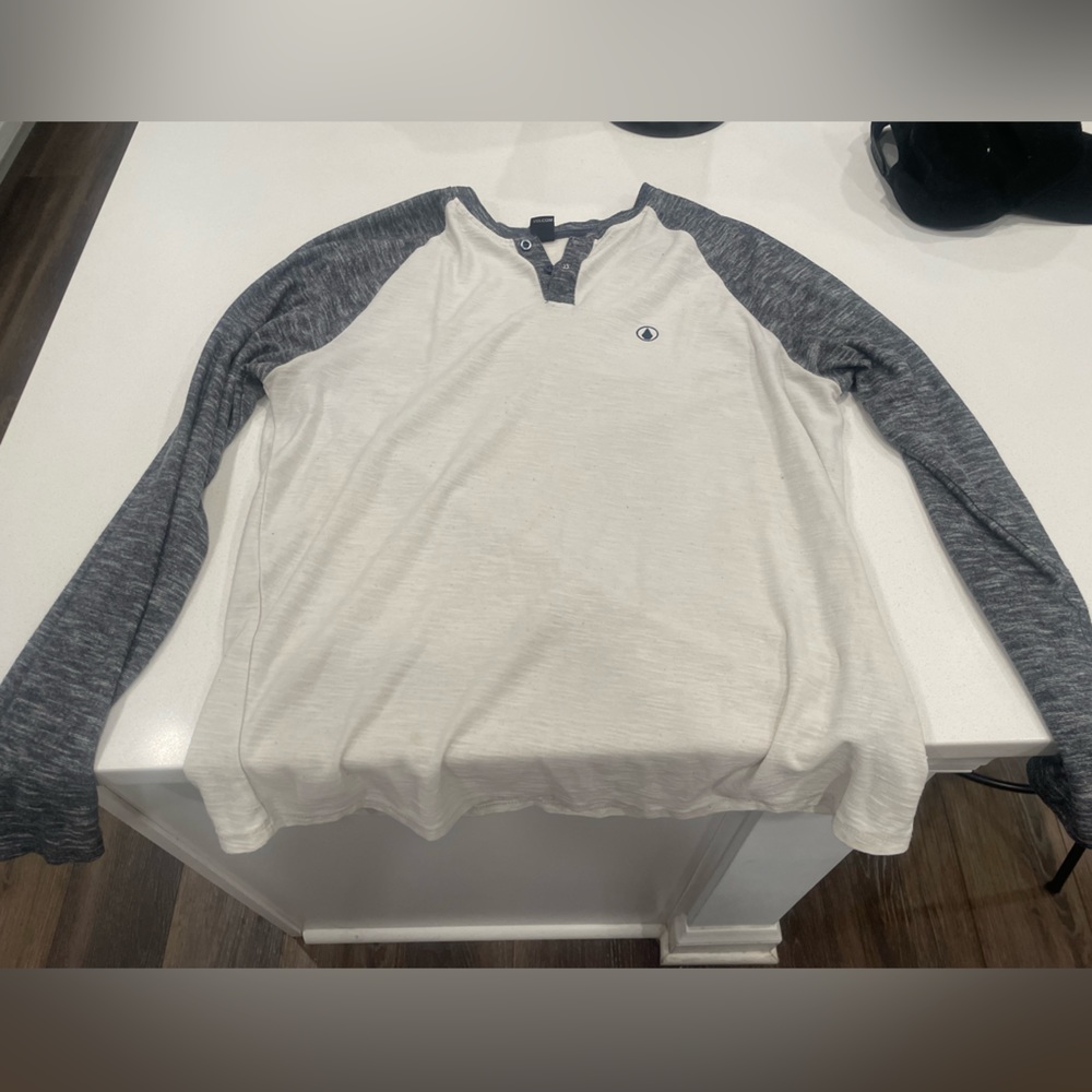 Volcom Shirt - Large